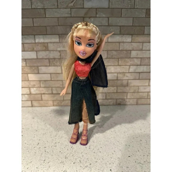Bratz Xpress It Cloe Doll 2002 - Picture 1 of 4